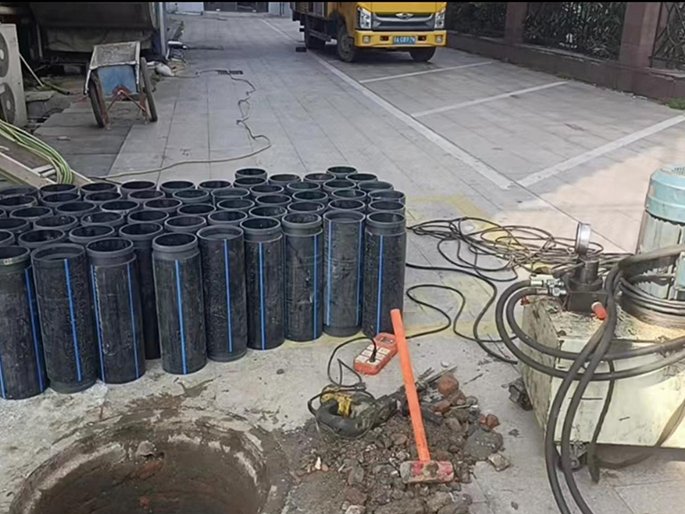 金东PE置换管厂家 DN315置换管 非开挖管短管置换